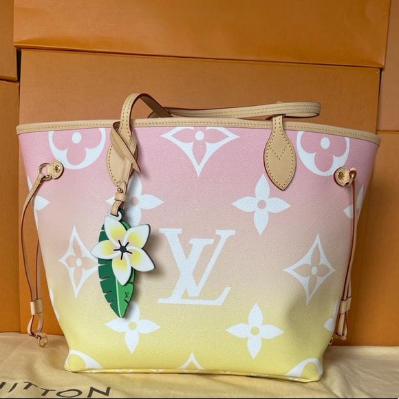 Louis Vuitton Handbags - Authentic Rare Neverfull MM